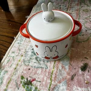 Miffy covered dish